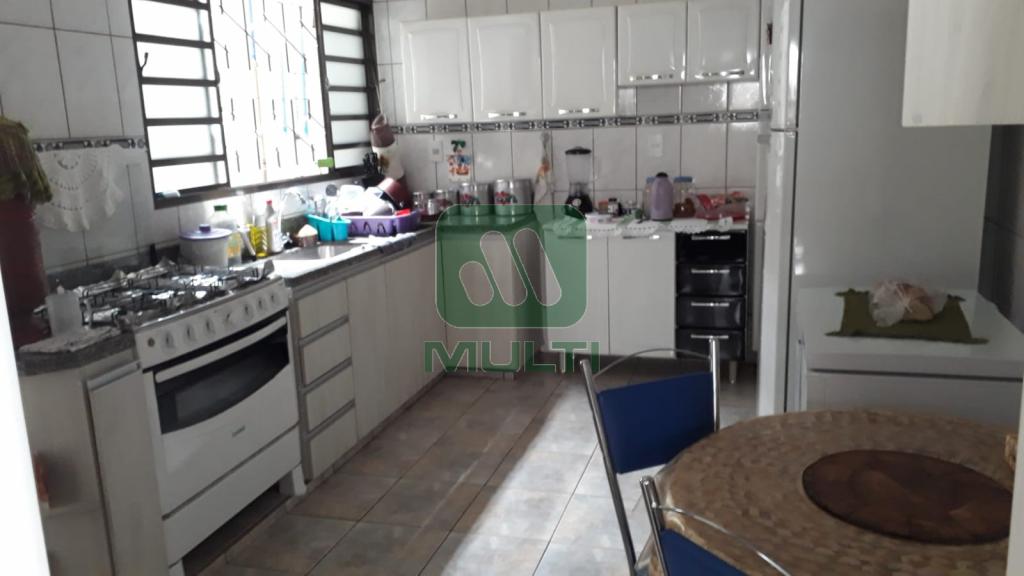 Casa à venda com 3 quartos, 199m² - Foto 3