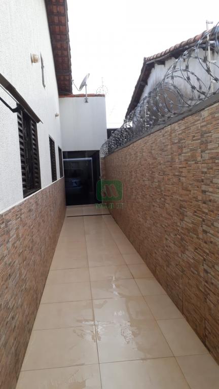 Casa à venda com 3 quartos, 199m² - Foto 9