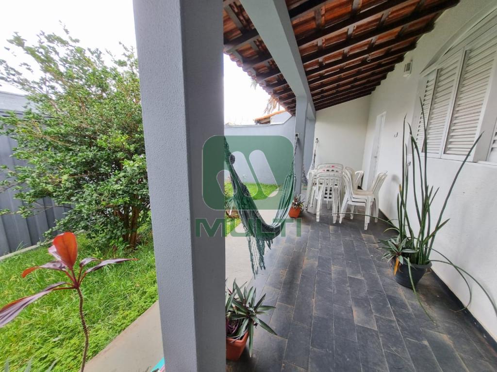 Casa à venda com 3 quartos, 200m² - Foto 4