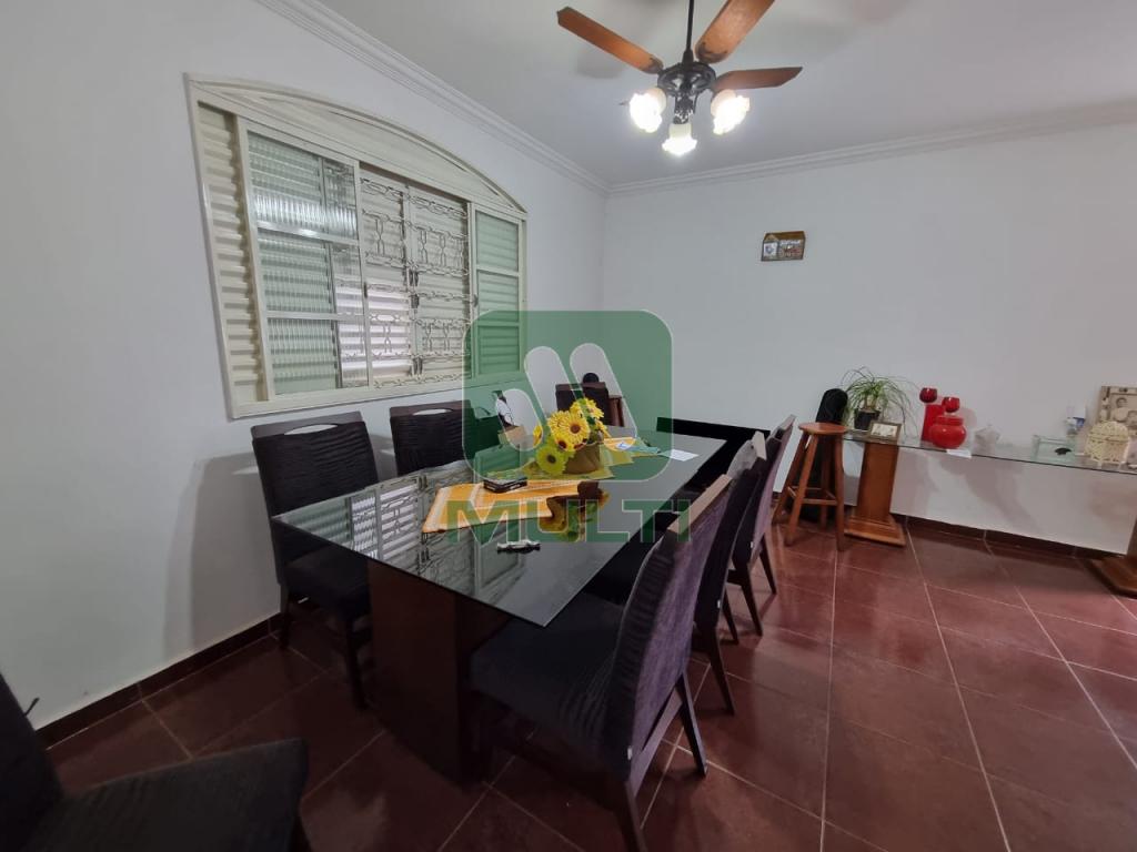 Casa à venda com 3 quartos, 200m² - Foto 6