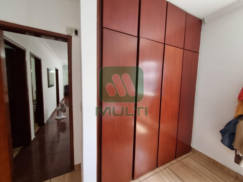 Casa à venda com 3 quartos, 200m² - Foto 12