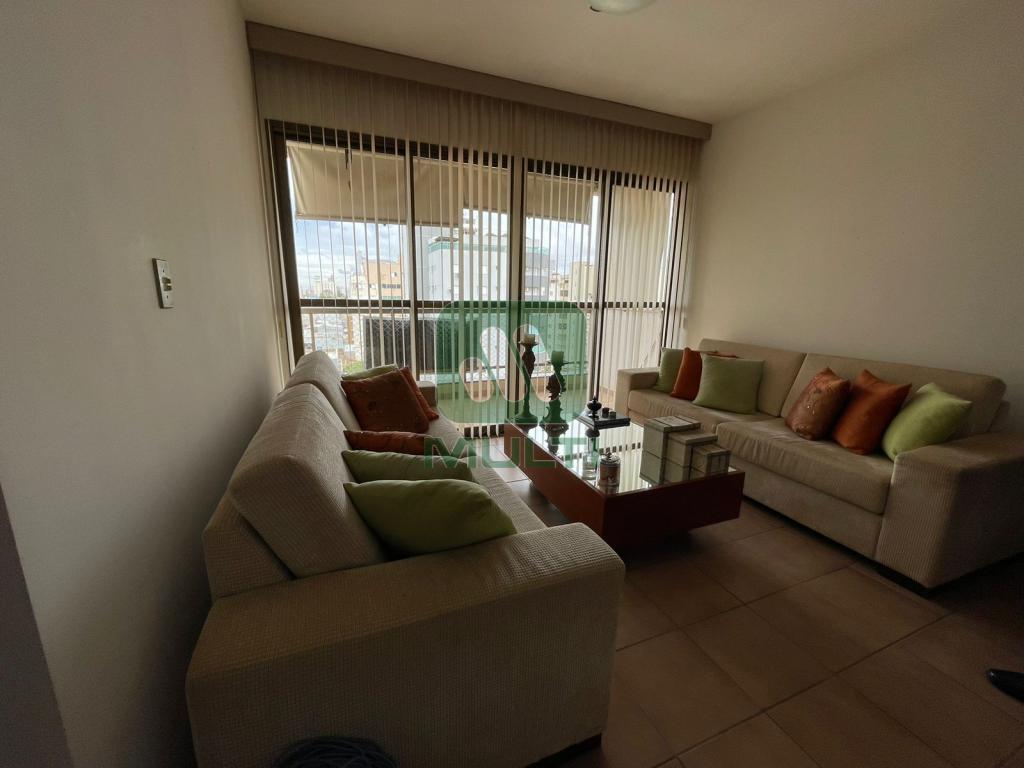 Apartamento à venda com 3 quartos, 119m² - Foto 1