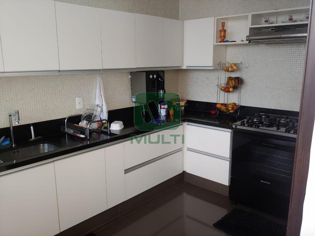 Apartamento à venda com 3 quartos, 166m² - Foto 7