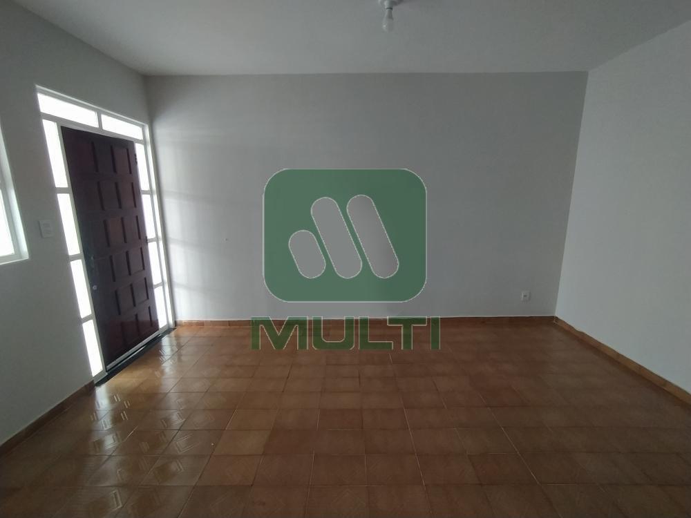 Casa à venda com 4 quartos, 167m² - Foto 1