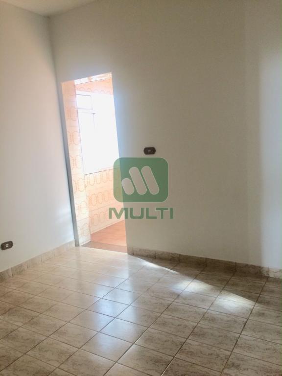 Casa à venda com 3 quartos, 199m² - Foto 4