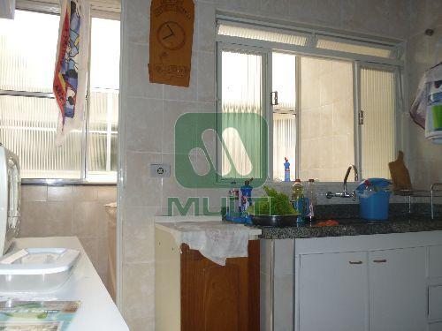 Apartamento à venda com 3 quartos, 110m² - Foto 2