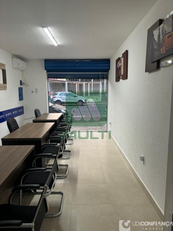 Prédio Inteiro à venda com 3 quartos, 267m² - Foto 2