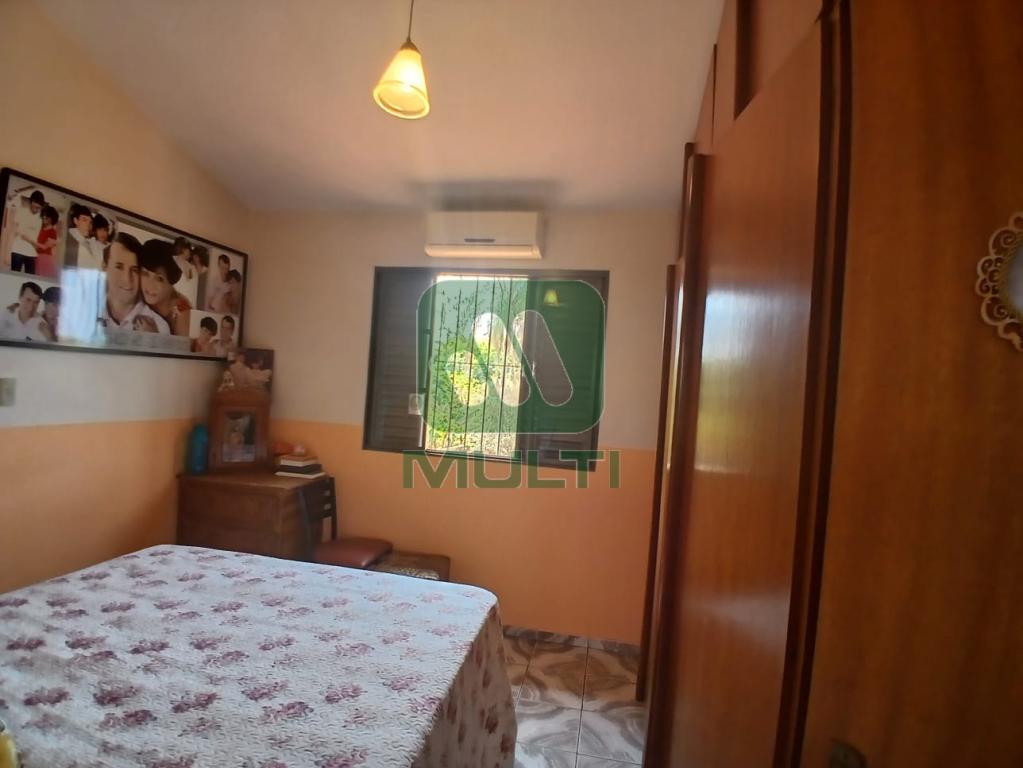 Casa à venda com 3 quartos, 240m² - Foto 20