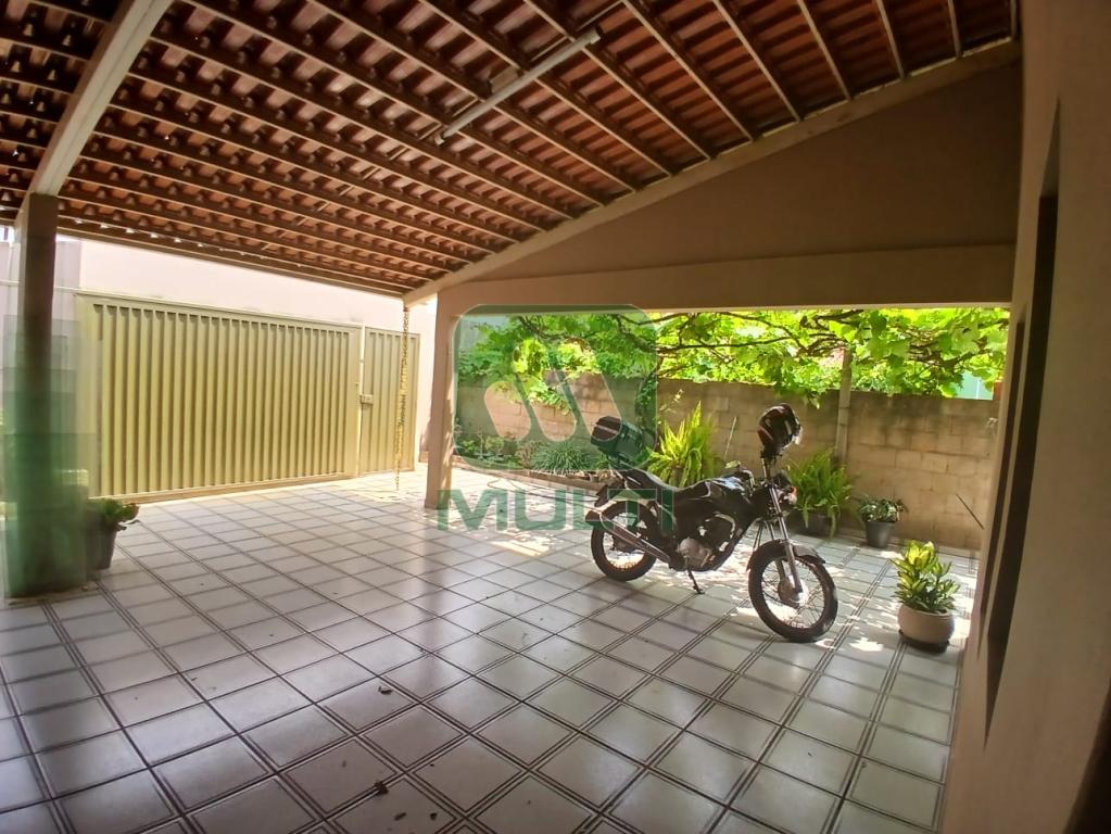 Casa à venda com 3 quartos, 240m² - Foto 24