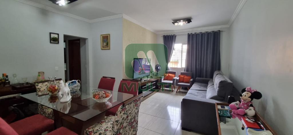 Apartamento à venda com 3 quartos, 85m² - Foto 2