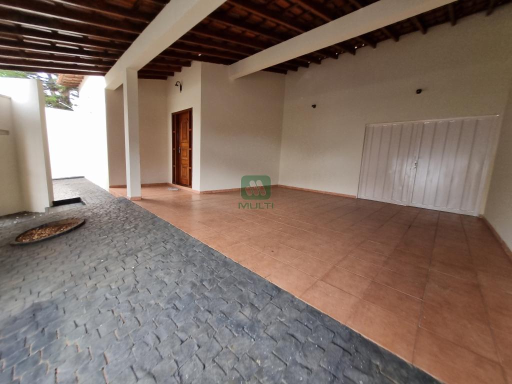 Casa à venda com 4 quartos, 245m² - Foto 5