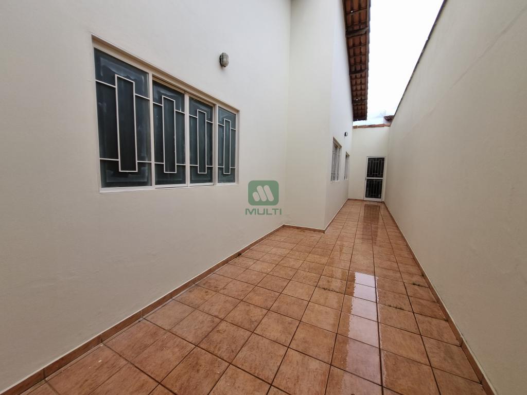 Casa à venda com 4 quartos, 245m² - Foto 7