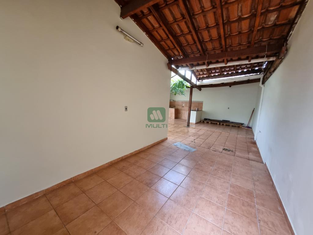 Casa à venda com 4 quartos, 245m² - Foto 8