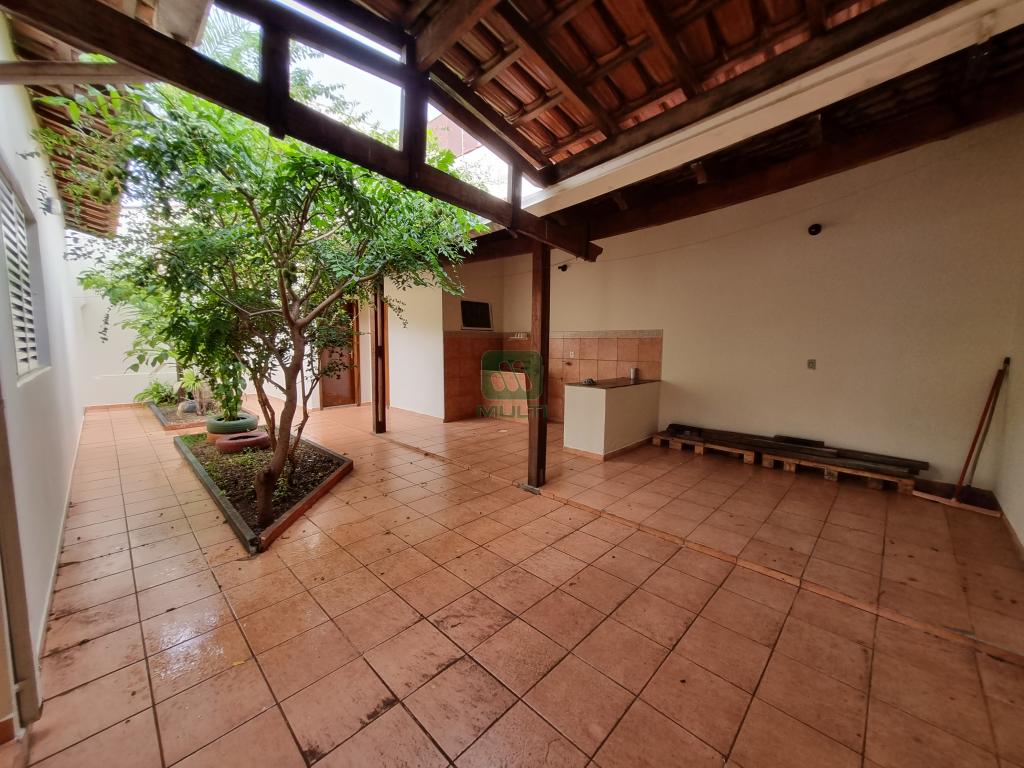 Casa à venda com 4 quartos, 245m² - Foto 9