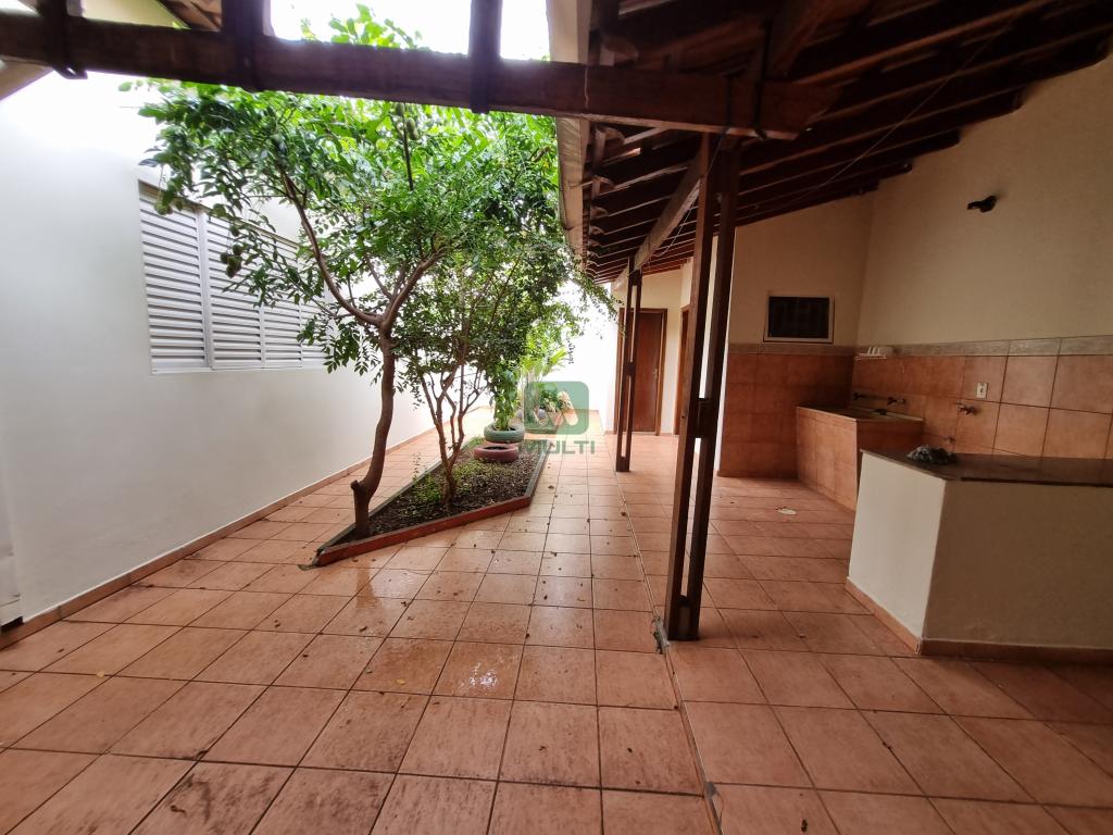 Casa à venda com 4 quartos, 245m² - Foto 10