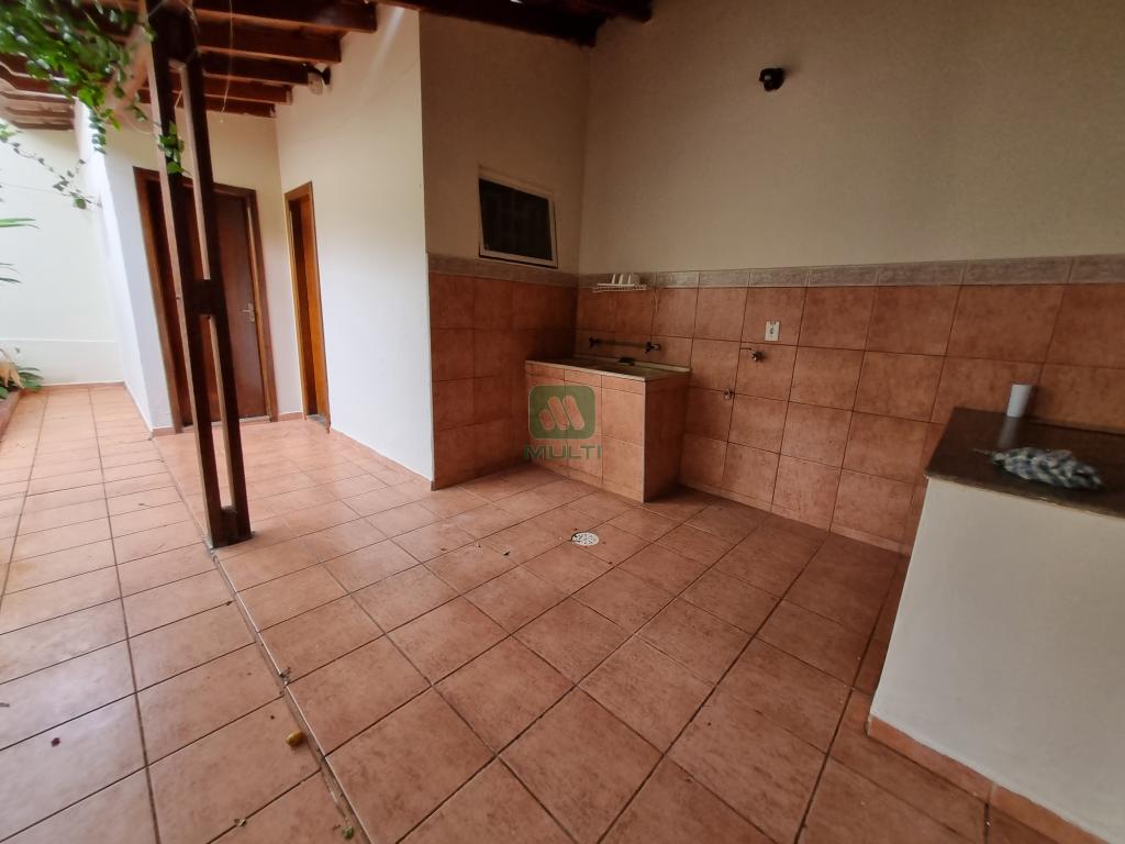 Casa à venda com 4 quartos, 245m² - Foto 11