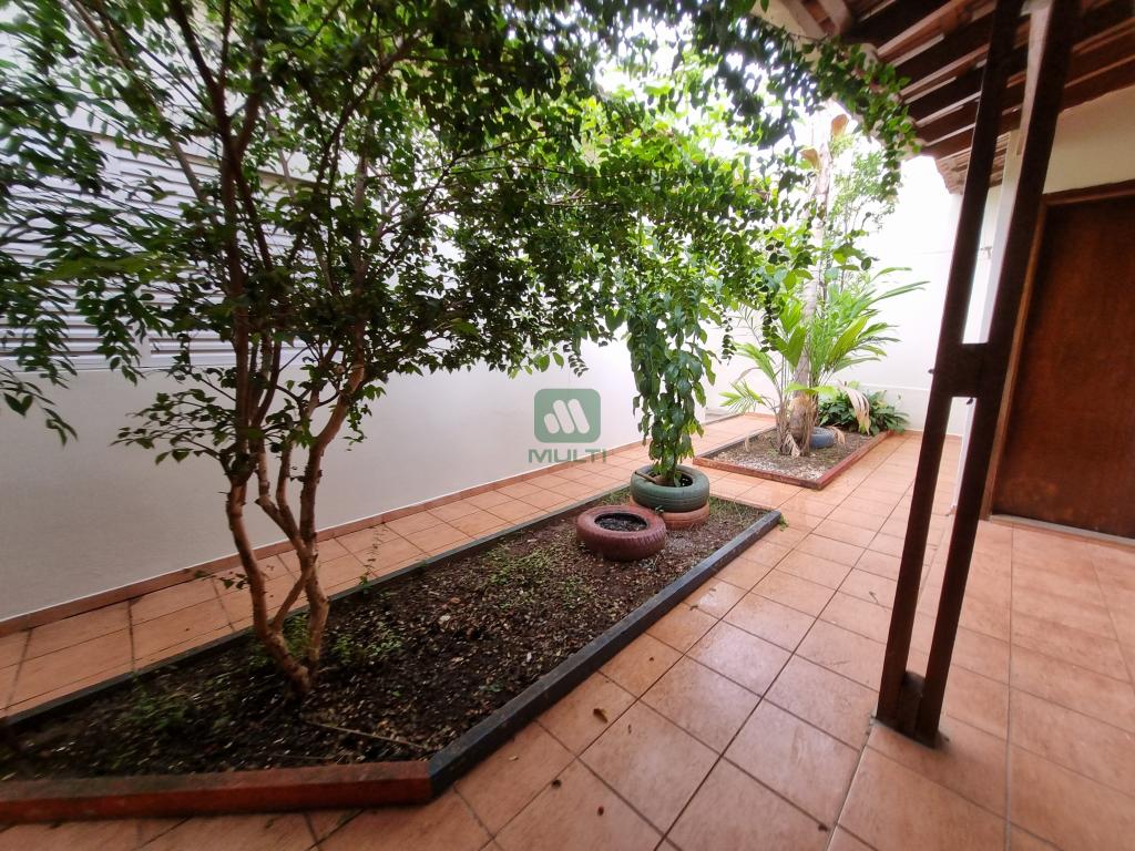 Casa à venda com 4 quartos, 245m² - Foto 12