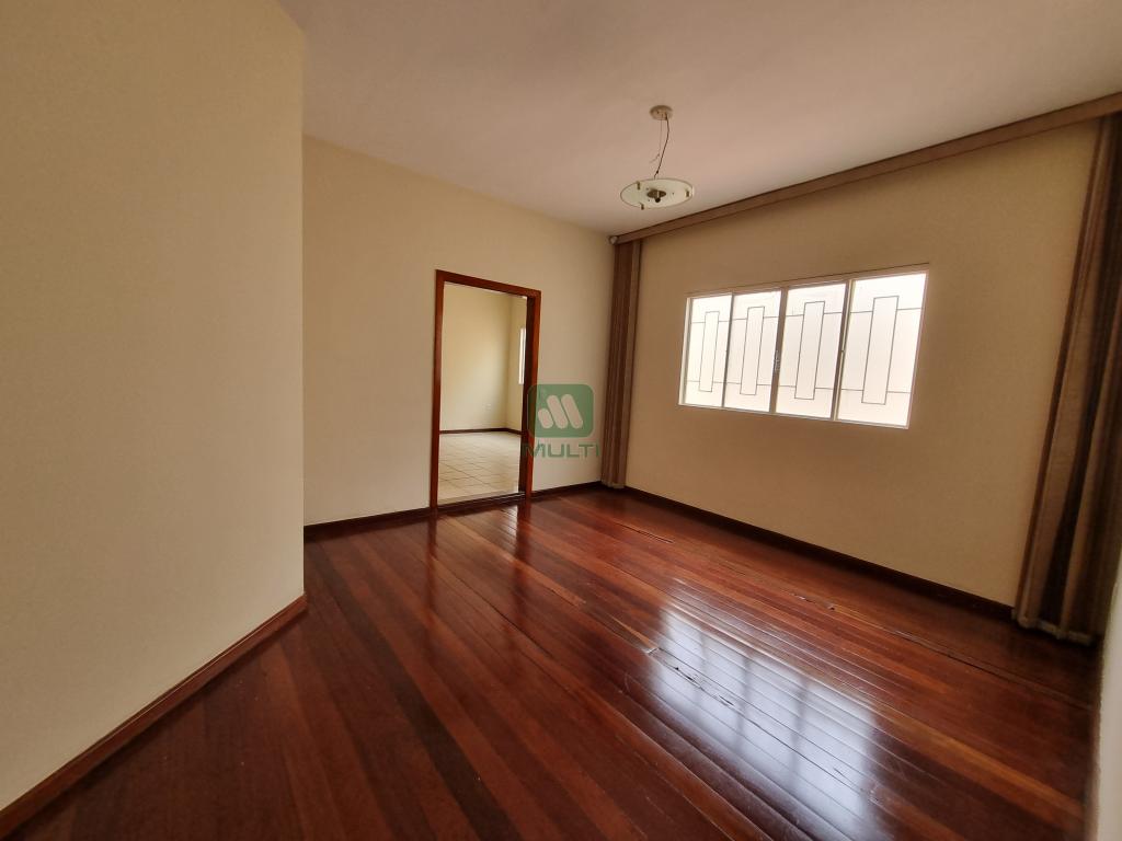 Casa à venda com 4 quartos, 245m² - Foto 18