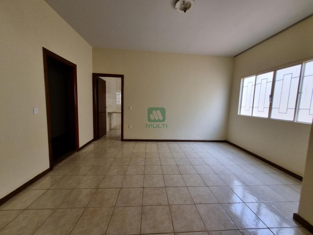 Casa à venda com 4 quartos, 245m² - Foto 19