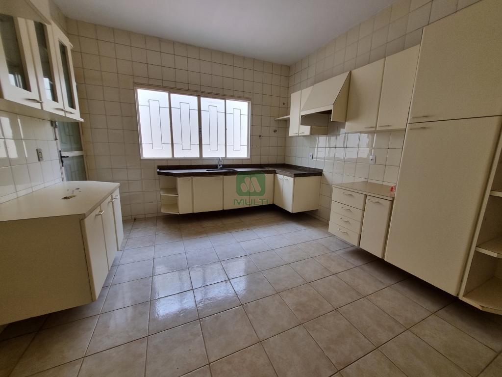 Casa à venda com 4 quartos, 245m² - Foto 21