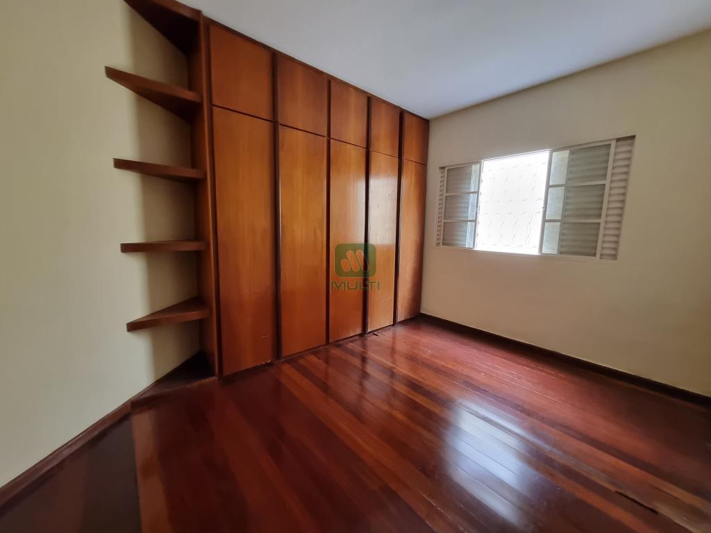 Casa à venda com 4 quartos, 245m² - Foto 23