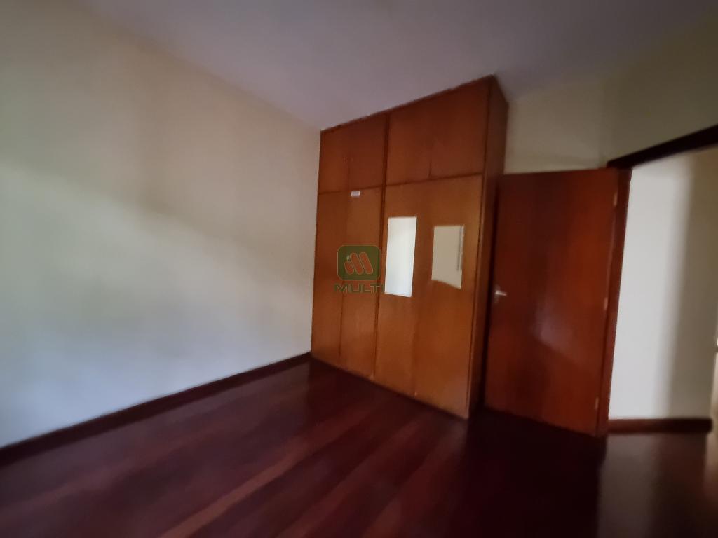 Casa à venda com 4 quartos, 245m² - Foto 28