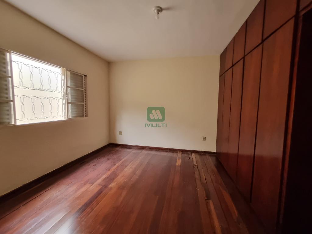 Casa à venda com 4 quartos, 245m² - Foto 29