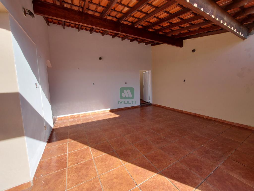 Casa à venda com 3 quartos, 170m² - Foto 1