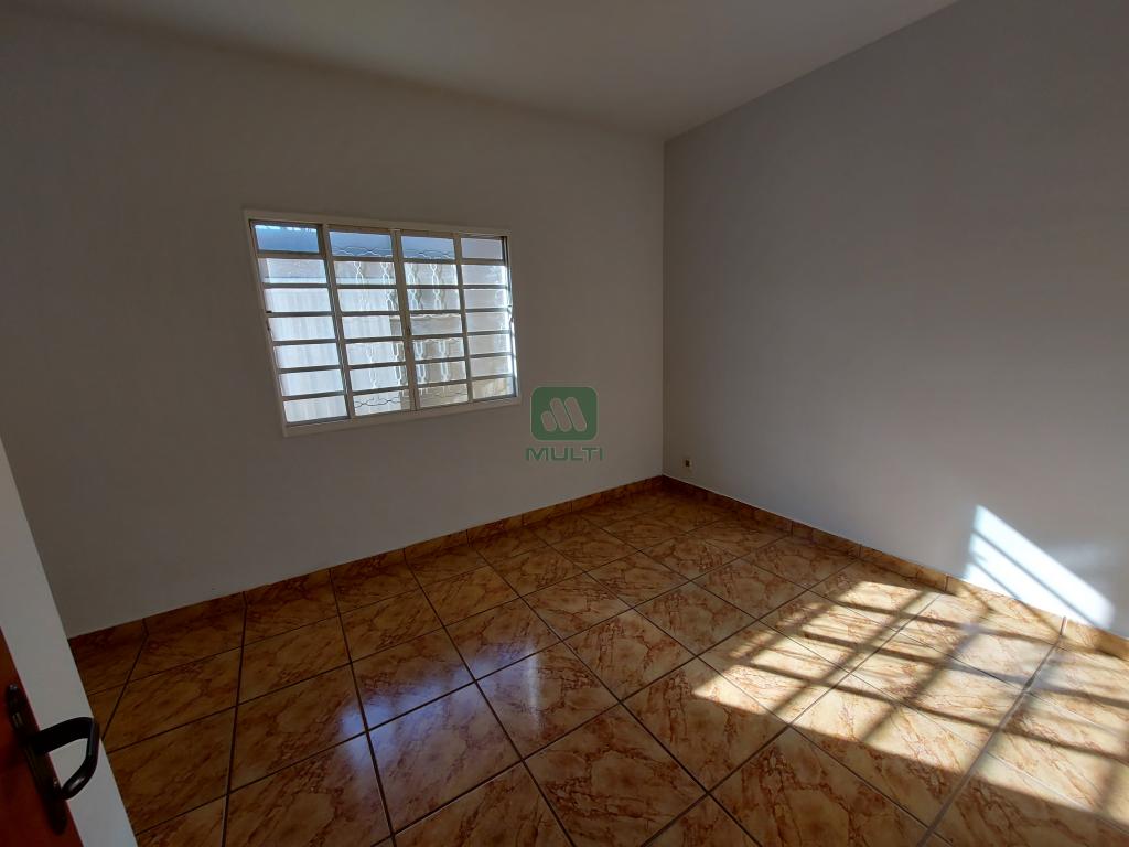 Casa à venda com 3 quartos, 170m² - Foto 3