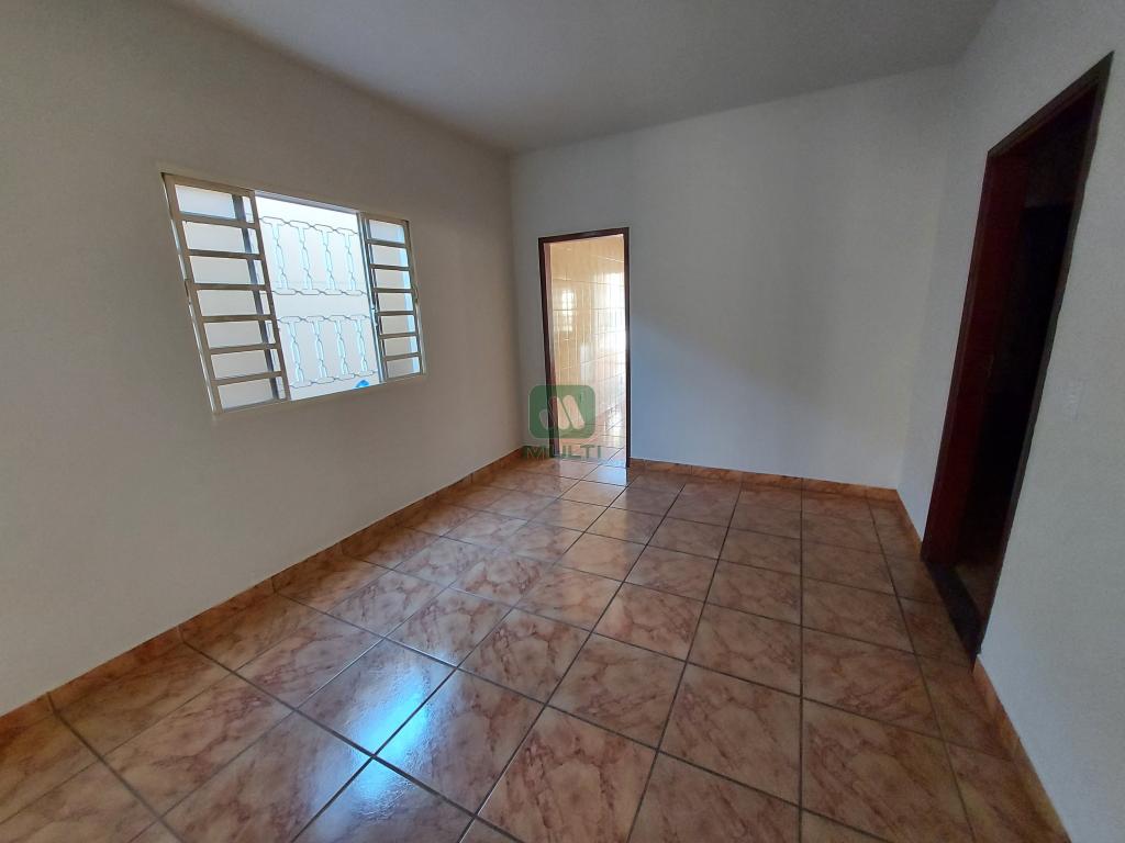 Casa à venda com 3 quartos, 170m² - Foto 4