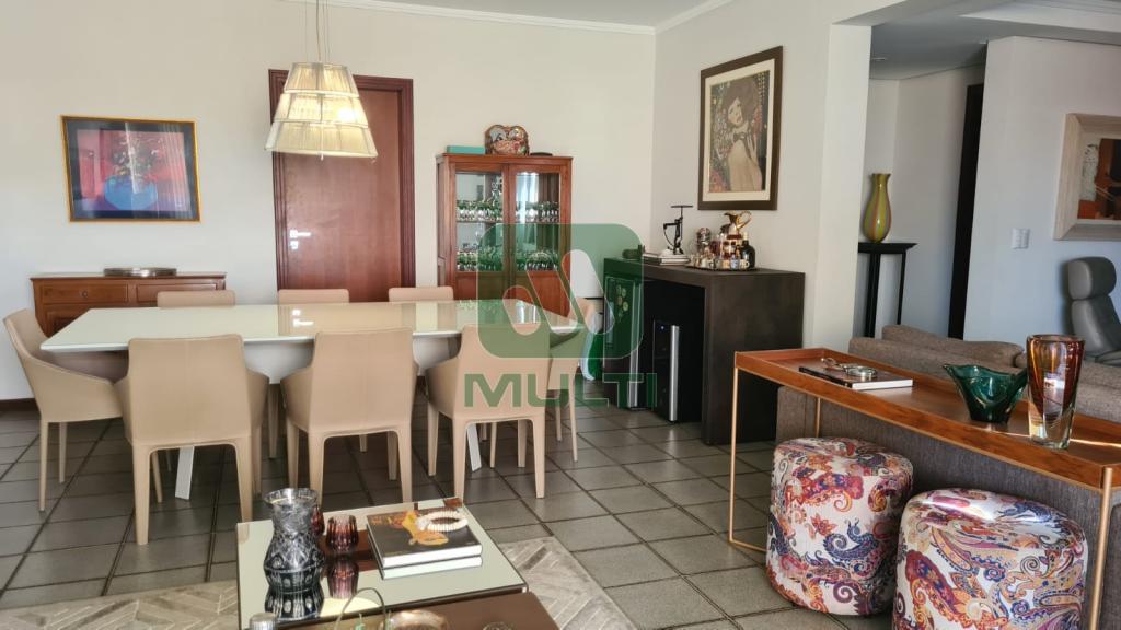 Apartamento à venda com 4 quartos, 190m² - Foto 9