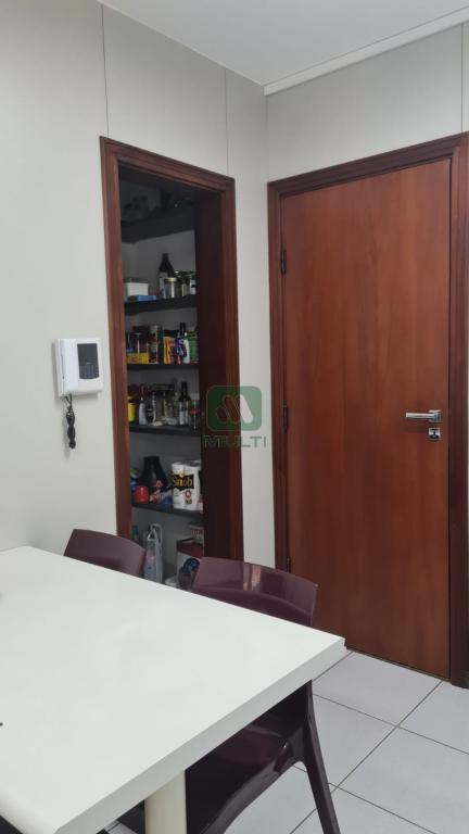 Apartamento à venda com 4 quartos, 190m² - Foto 11