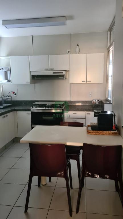 Apartamento à venda com 4 quartos, 190m² - Foto 13