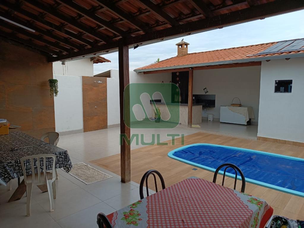 Casa à venda com 2 quartos, 155m² - Foto 4