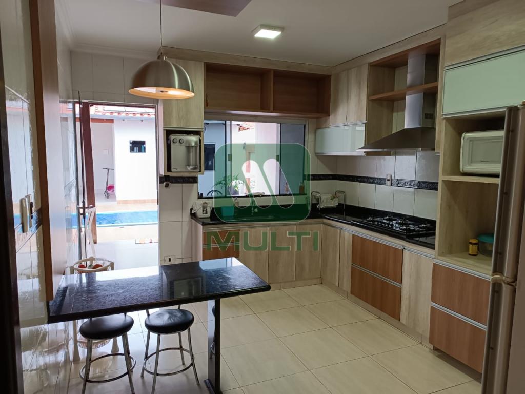 Casa à venda com 2 quartos, 155m² - Foto 8