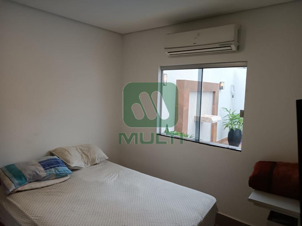 Casa à venda com 2 quartos, 155m² - Foto 19