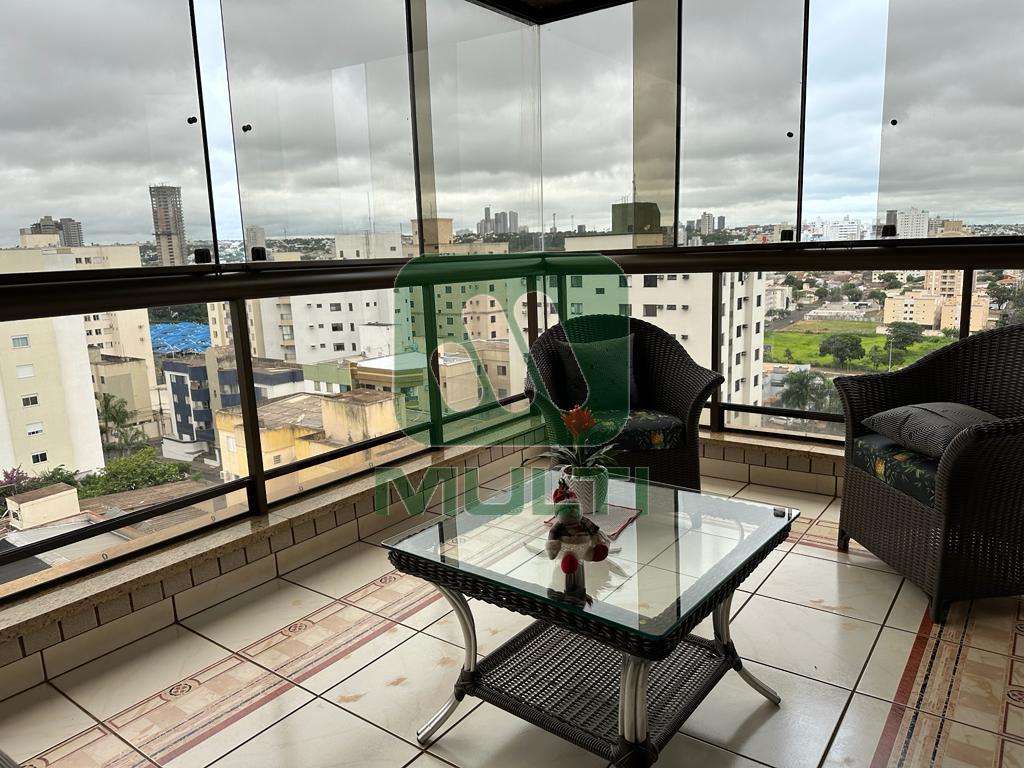 Apartamento à venda com 4 quartos, 180m² - Foto 4