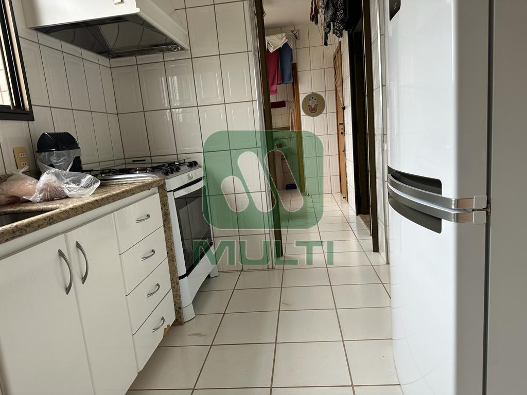 Apartamento à venda com 4 quartos, 180m² - Foto 9