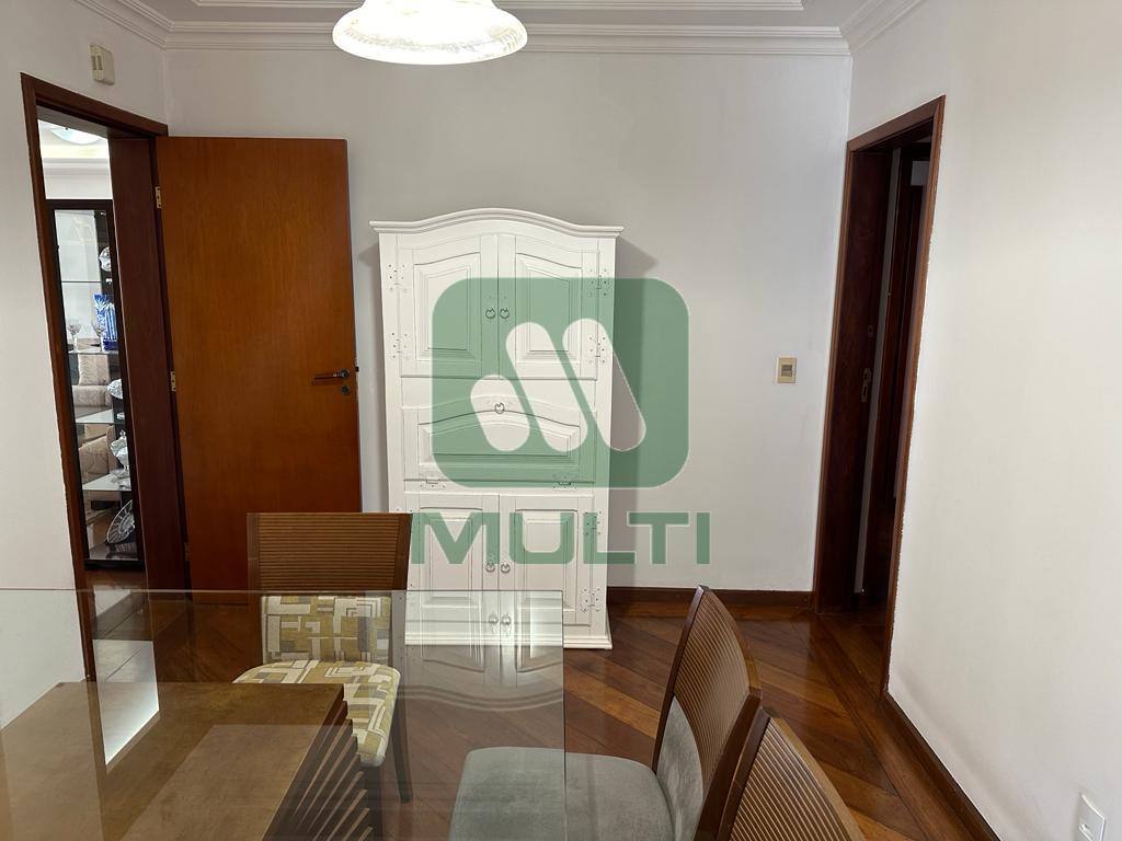 Apartamento à venda com 4 quartos, 180m² - Foto 10