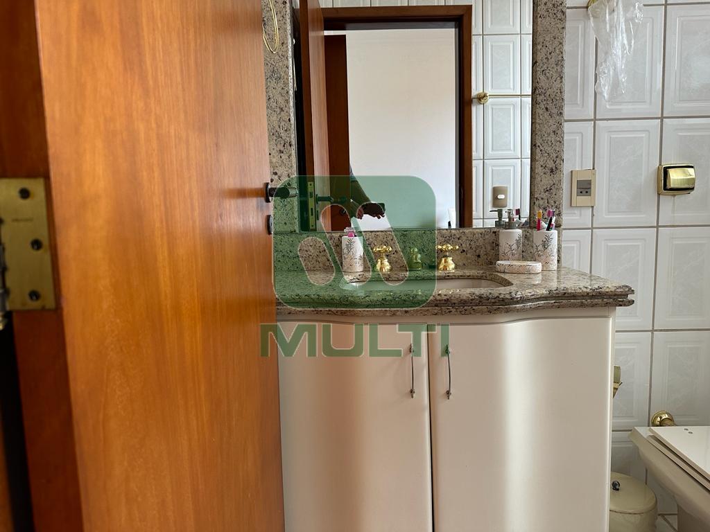 Apartamento à venda com 4 quartos, 180m² - Foto 15