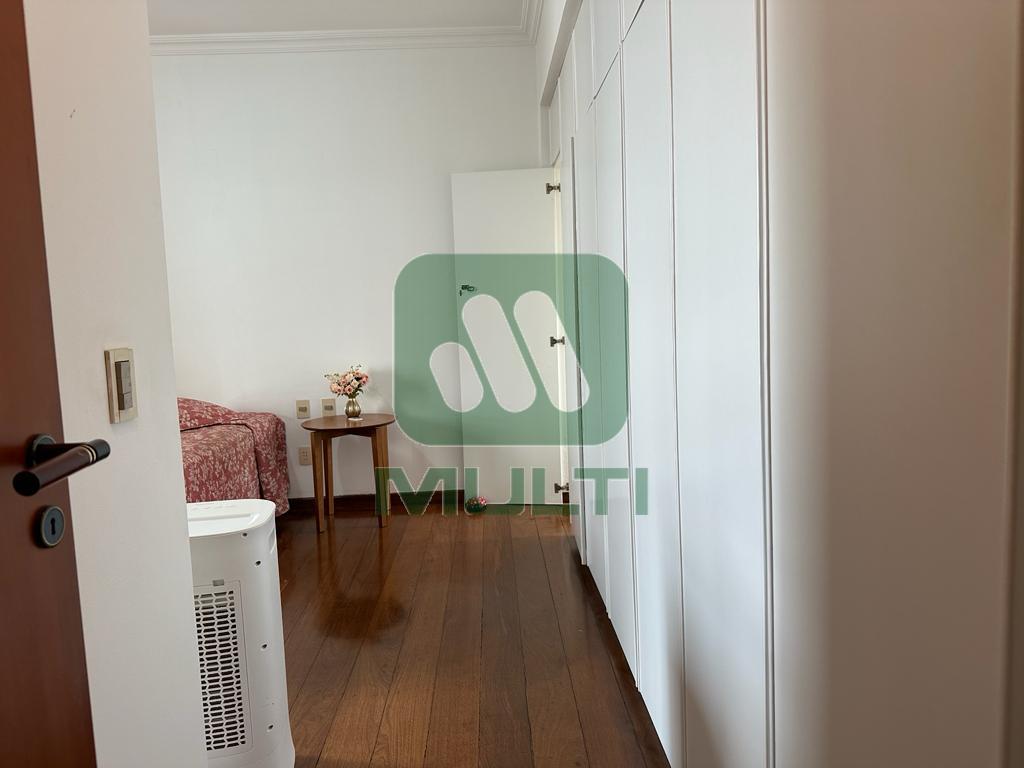 Apartamento à venda com 4 quartos, 180m² - Foto 16