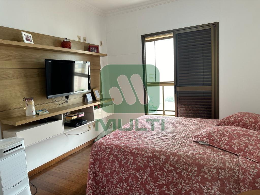 Apartamento à venda com 4 quartos, 180m² - Foto 18