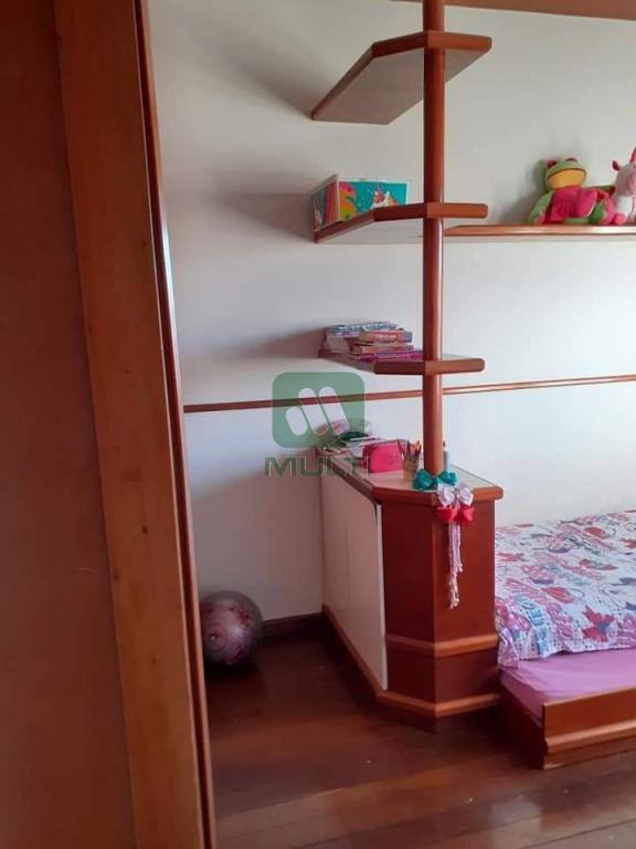 Apartamento à venda com 3 quartos, 112m² - Foto 1