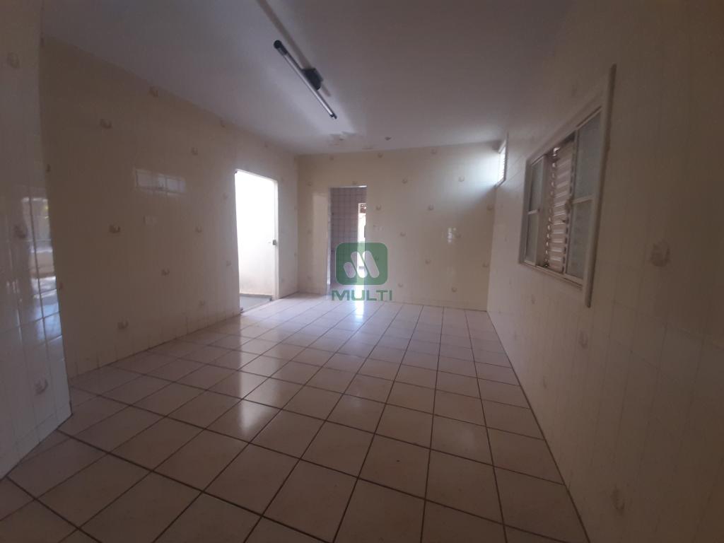 Casa à venda com 3 quartos, 220m² - Foto 5