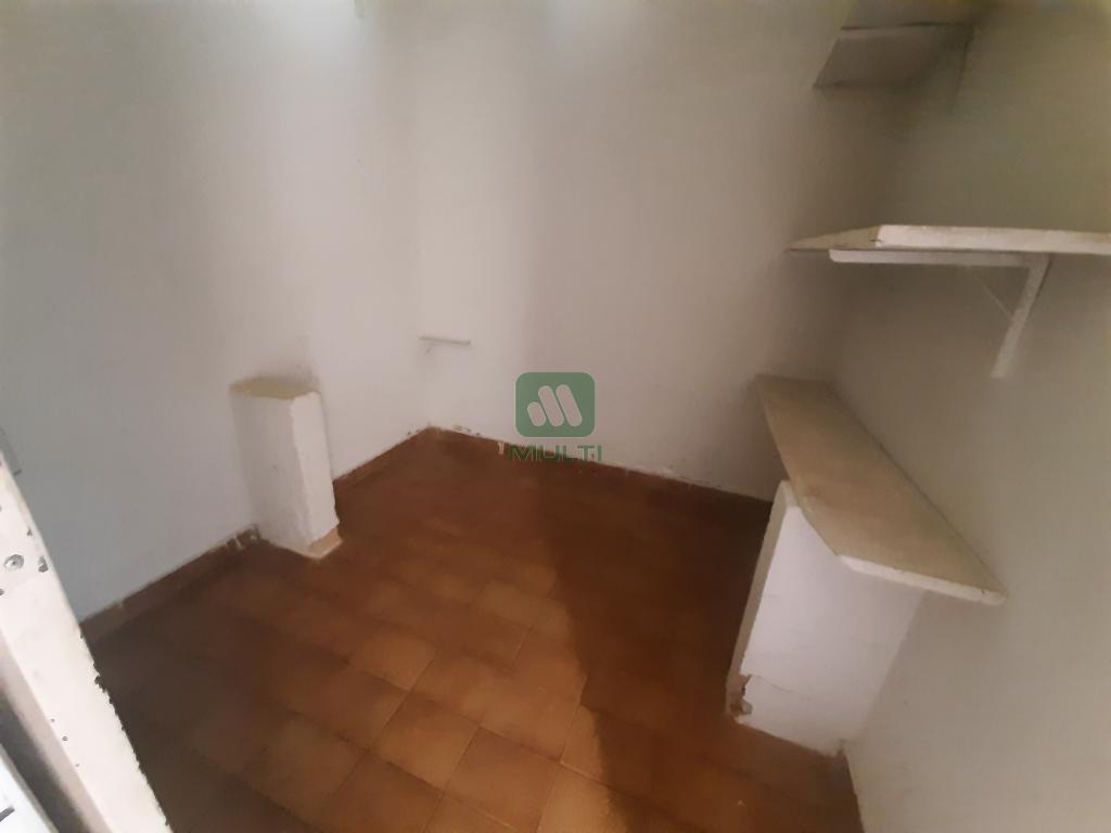 Casa à venda com 3 quartos, 220m² - Foto 8