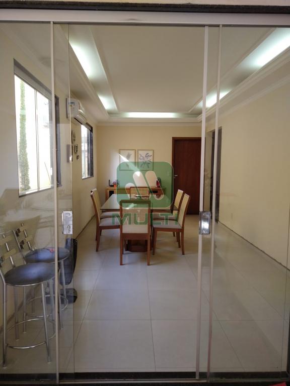 Casa à venda com 3 quartos, 172m² - Foto 2