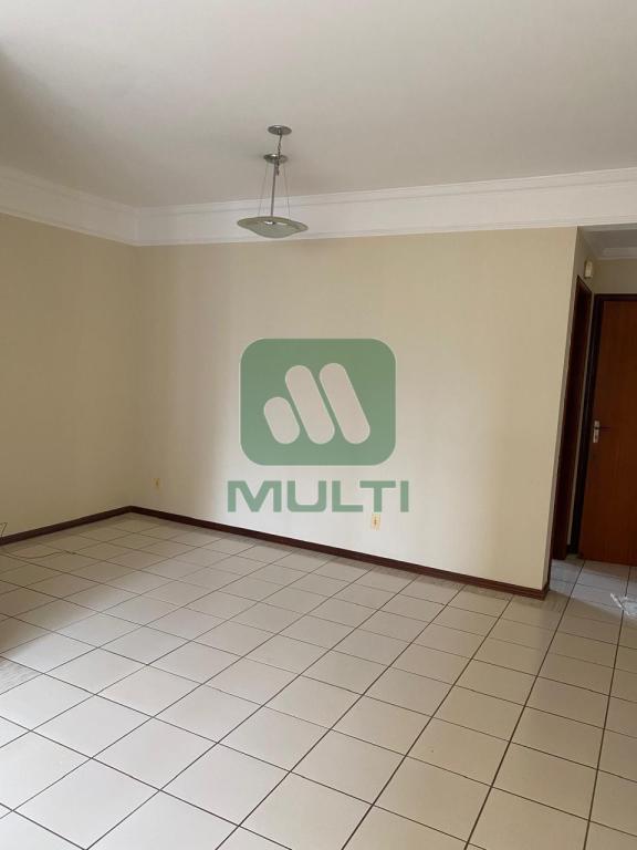 Apartamento à venda com 3 quartos, 95m² - Foto 2