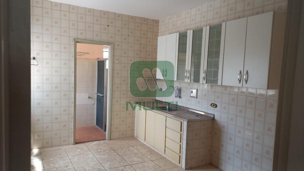 Apartamento à venda com 3 quartos, 103m² - Foto 2