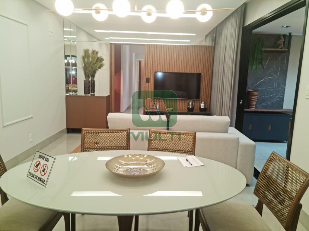 Apartamento à venda com 3 quartos, 114m² - Foto 1