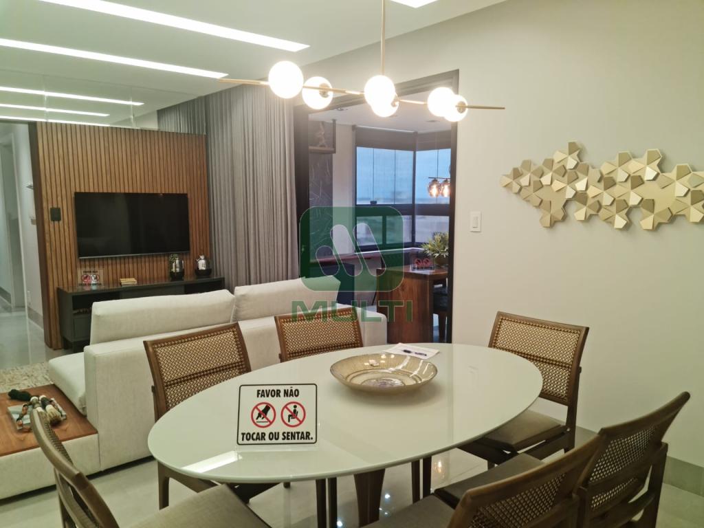 Apartamento à venda com 3 quartos, 114m² - Foto 2